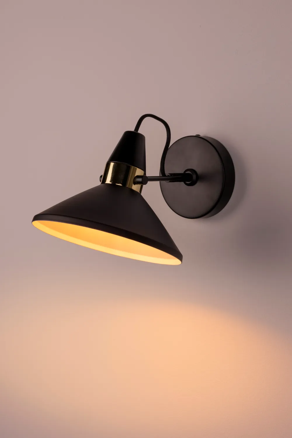 Black Iron Spot Wall Lamp | DF Jona