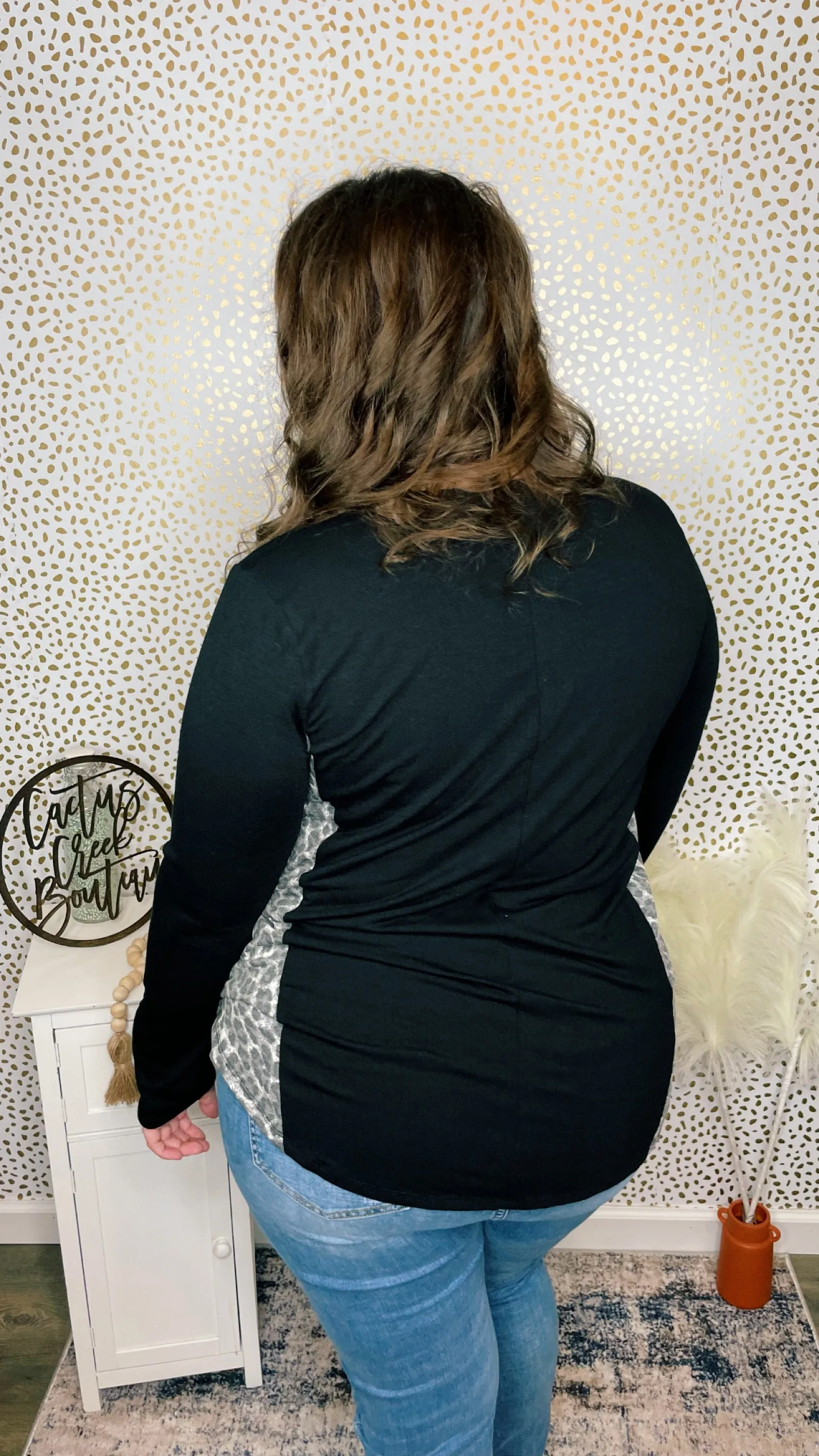 Contrast Side Panel Leopard Front Pocket Top