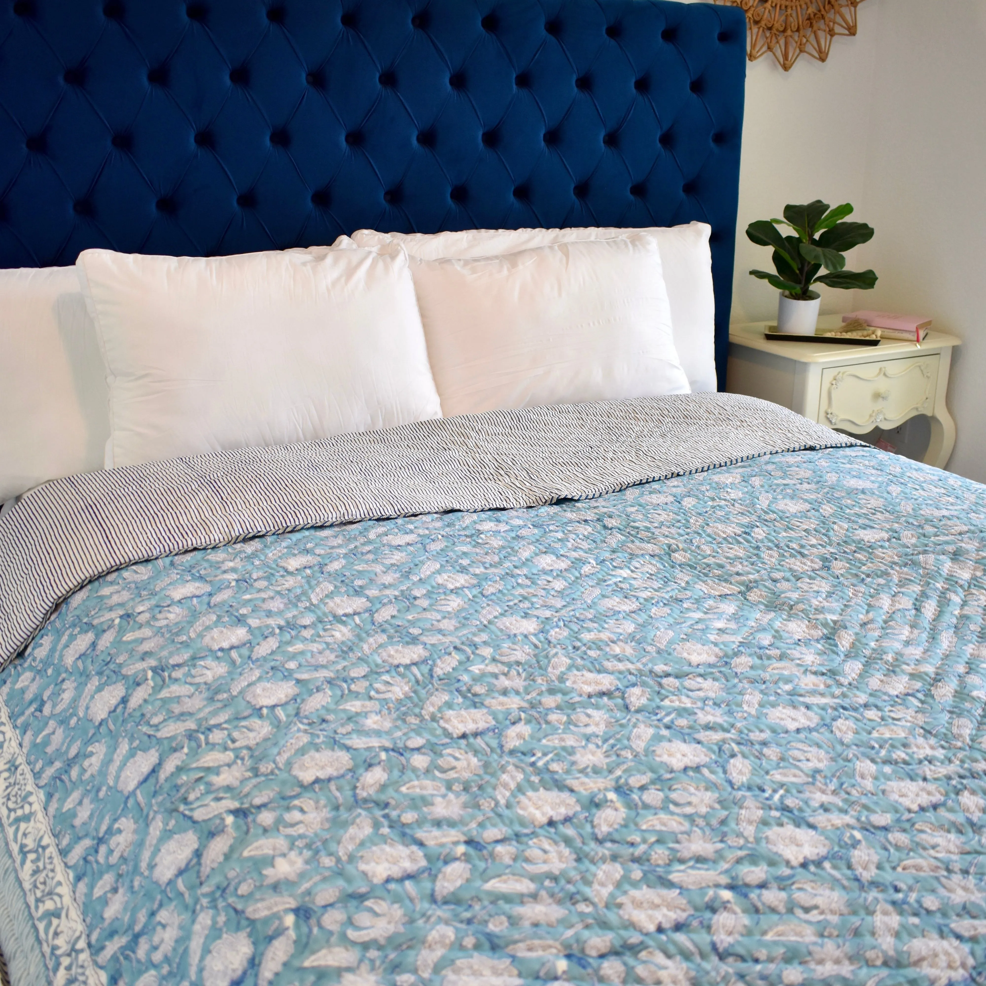 Handblock Printed Cotton Quilt - Blue (Queen)