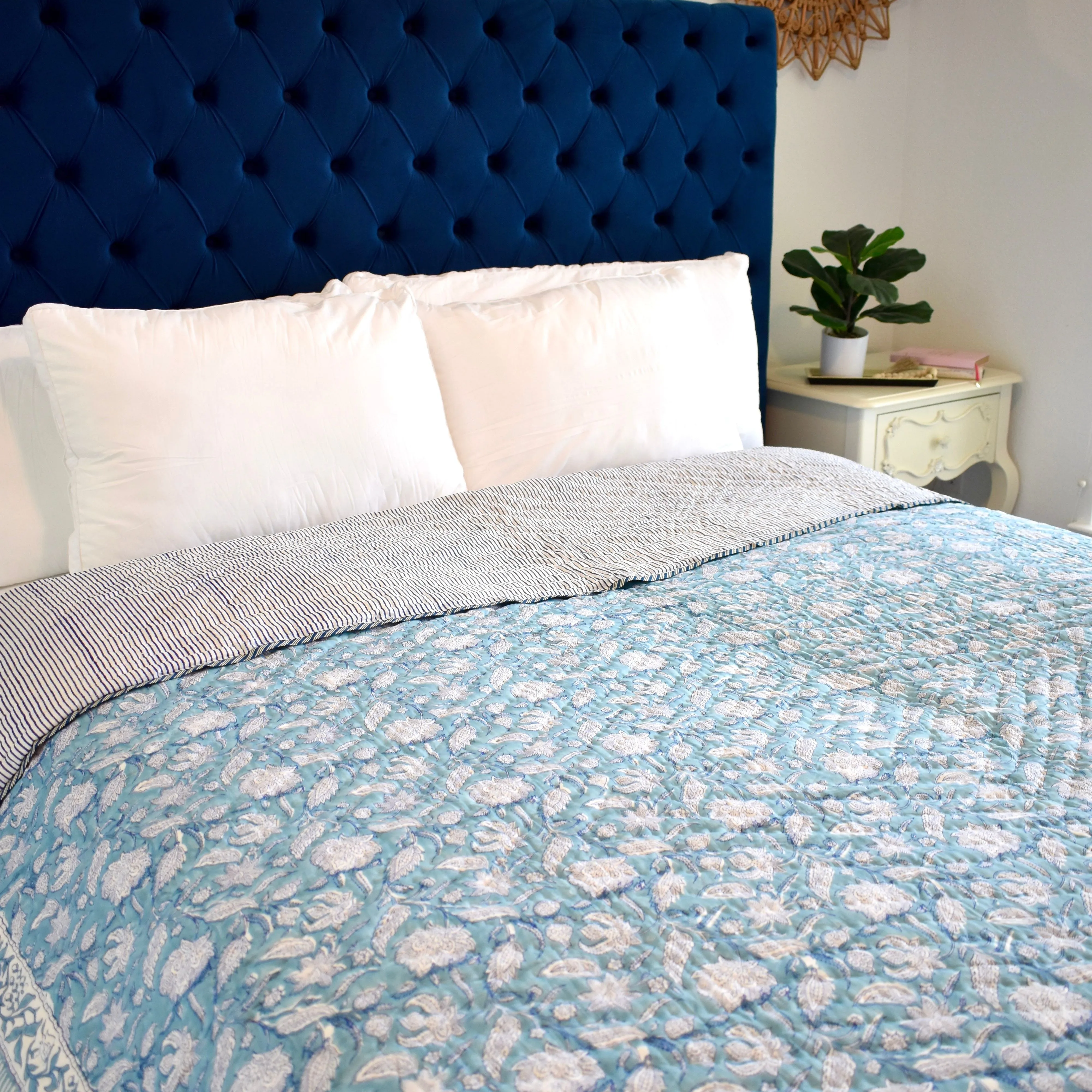 Handblock Printed Cotton Quilt - Blue (Queen)