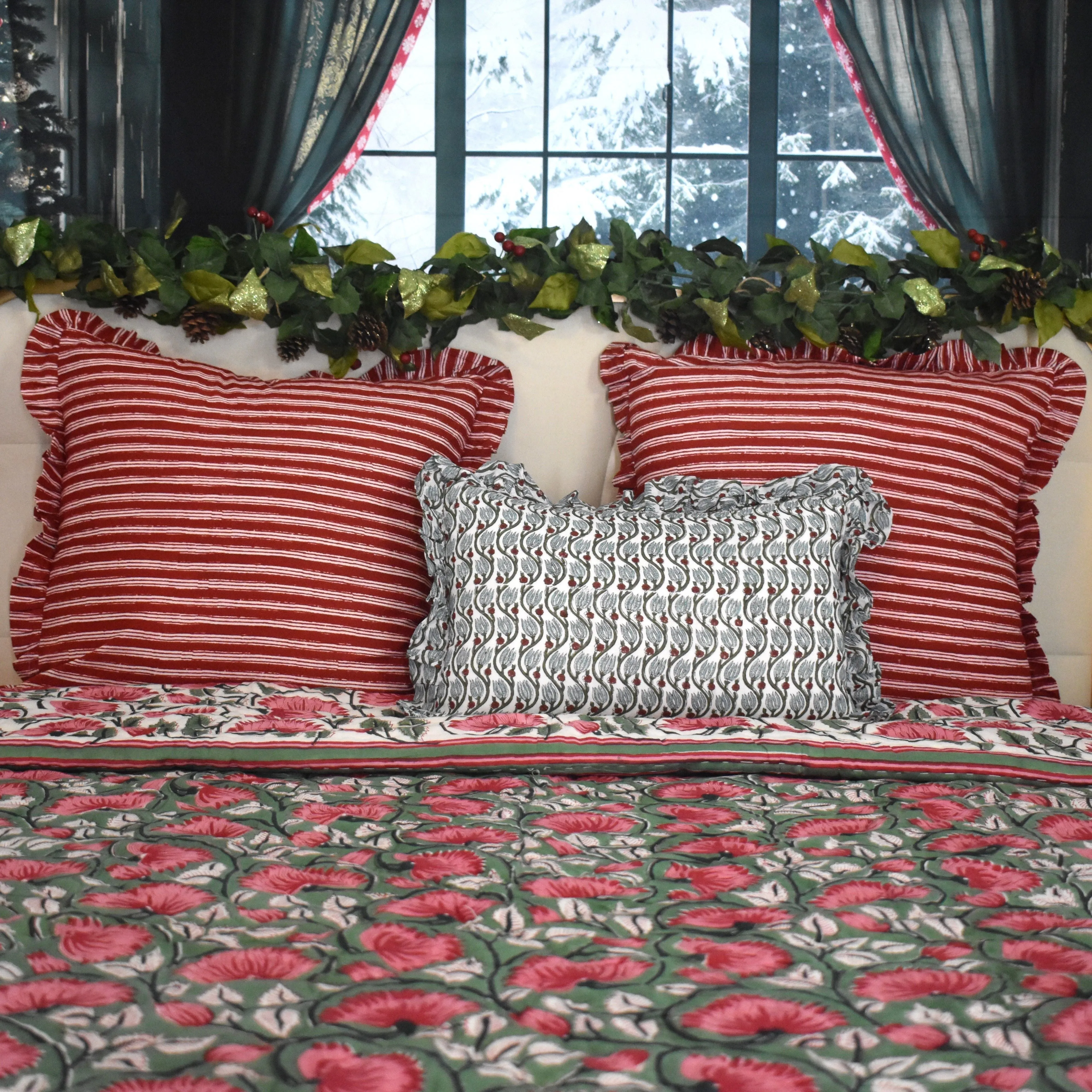 Handblock Printed Cotton Quilt - Pink / Green (Queen)