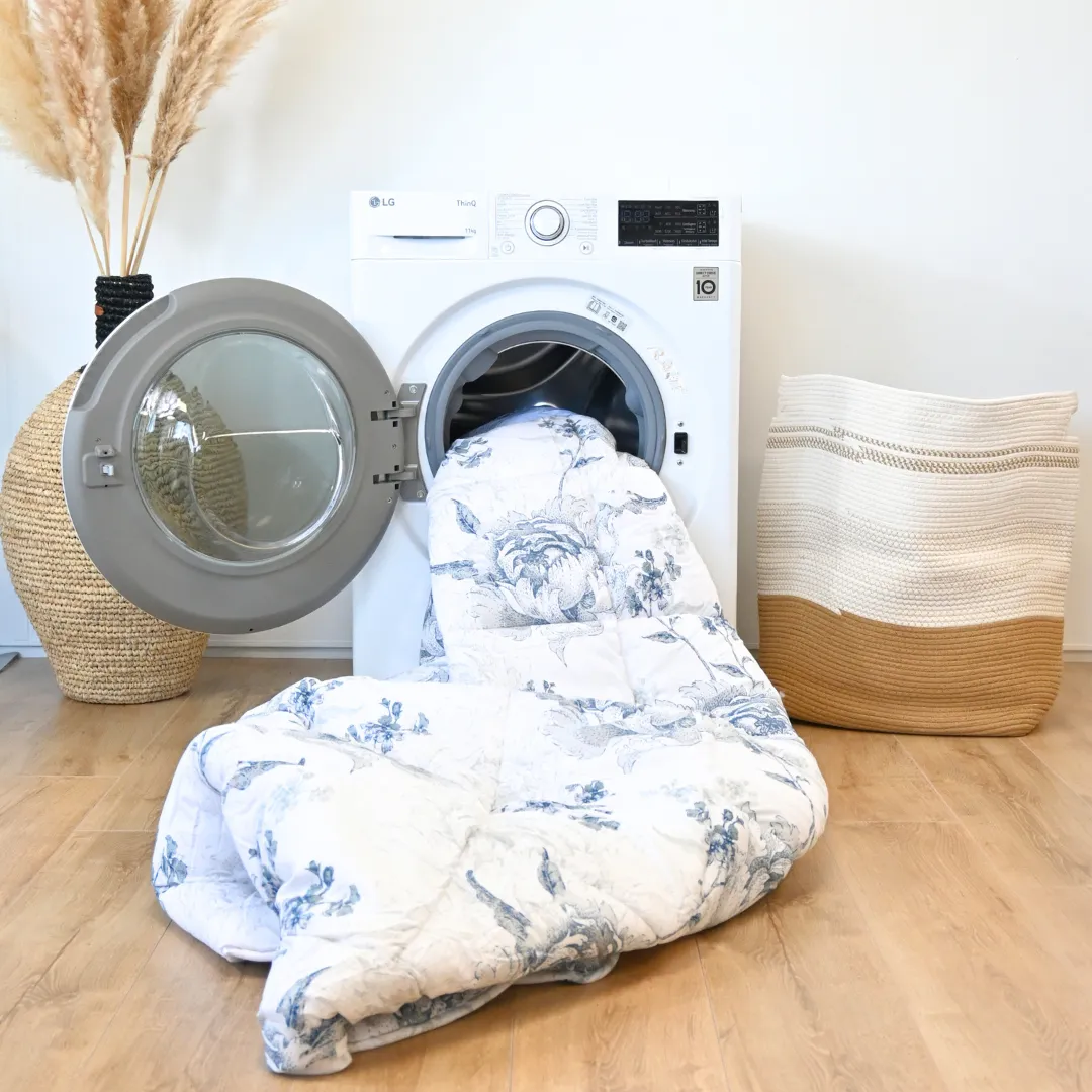 HappyDuvet Simple Flowers - All season Coverless duvet