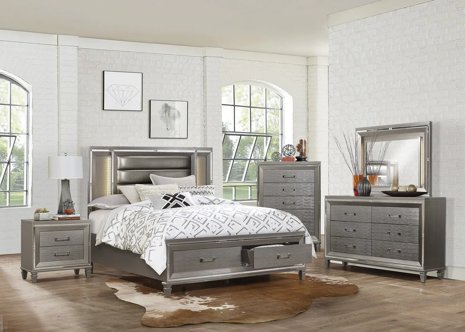 Hesperus 5-Piece King Bedroom Set - Silver