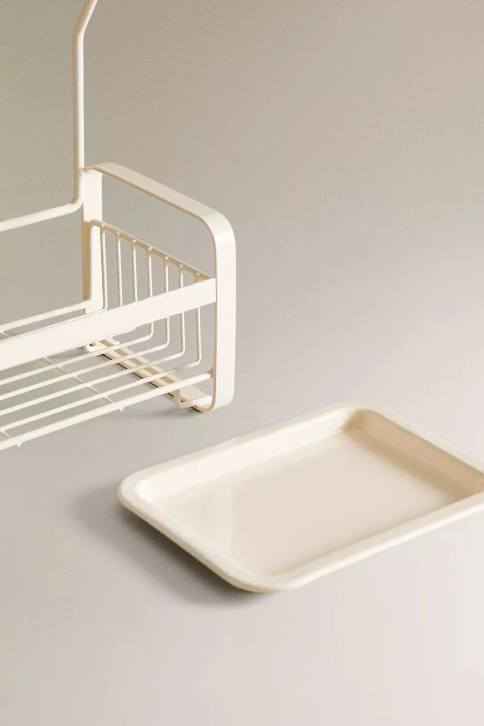 Lacquered Metal Organiser