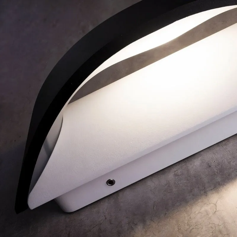 Moniro Outdoor Wall Light