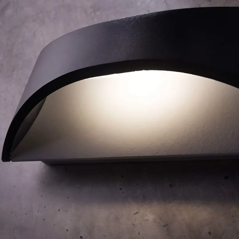 Moniro Outdoor Wall Light