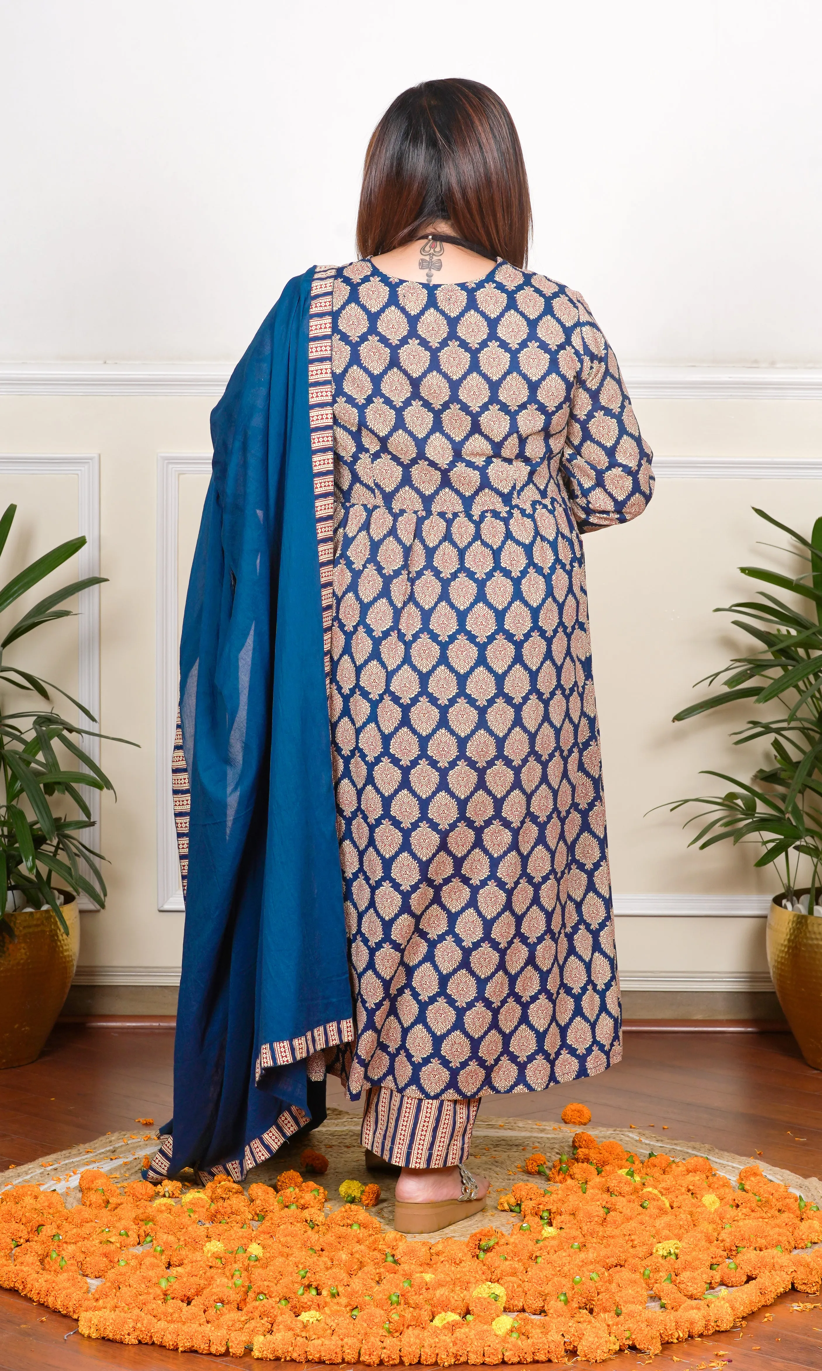 PREMIUM BLUE FLORAL PRINTED KURTA SET FOR WOMEN