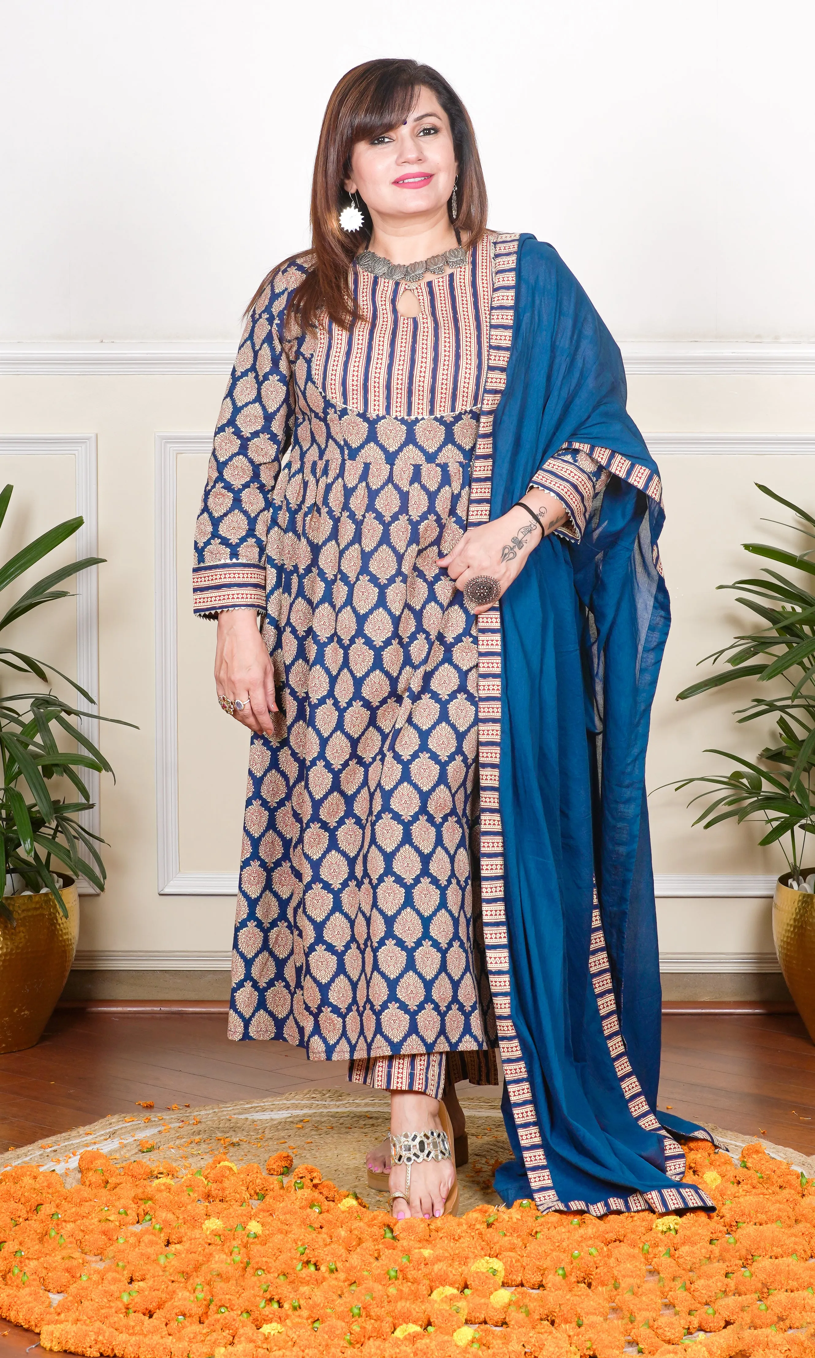 PREMIUM BLUE FLORAL PRINTED KURTA SET FOR WOMEN