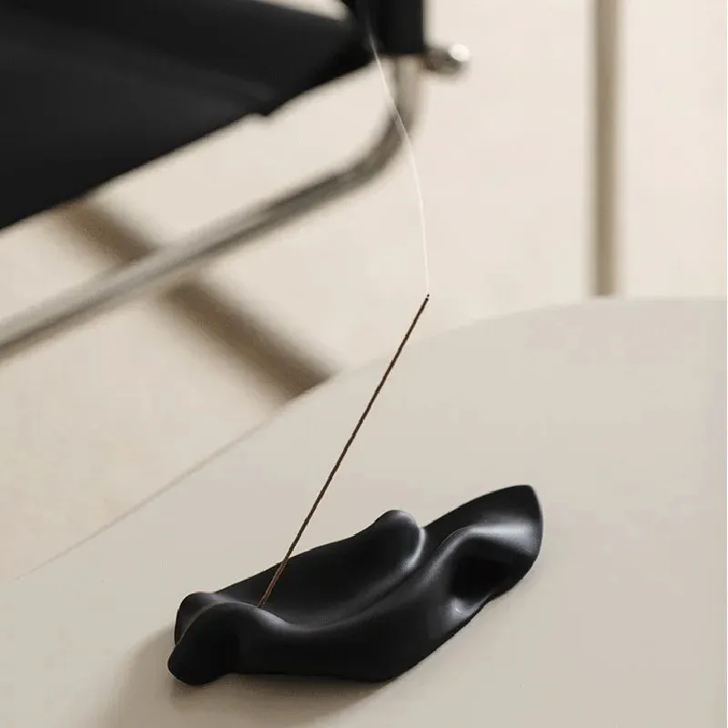 Yeknu Nordic Resin Incense Burner Irregular Calming Aroma Storage Base Balck White Plate Portable Decoration Home Office Decor